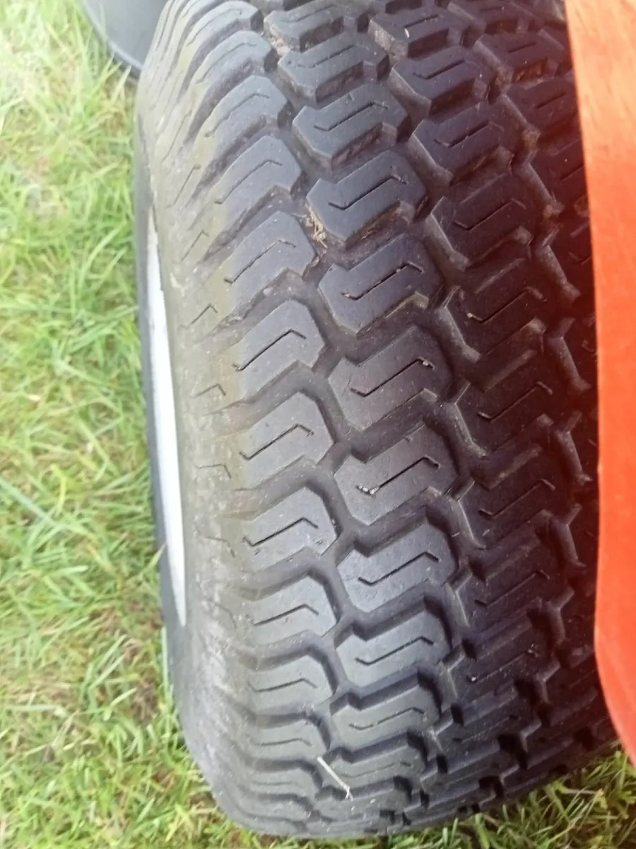 Ride On Lawnmower - Image 2