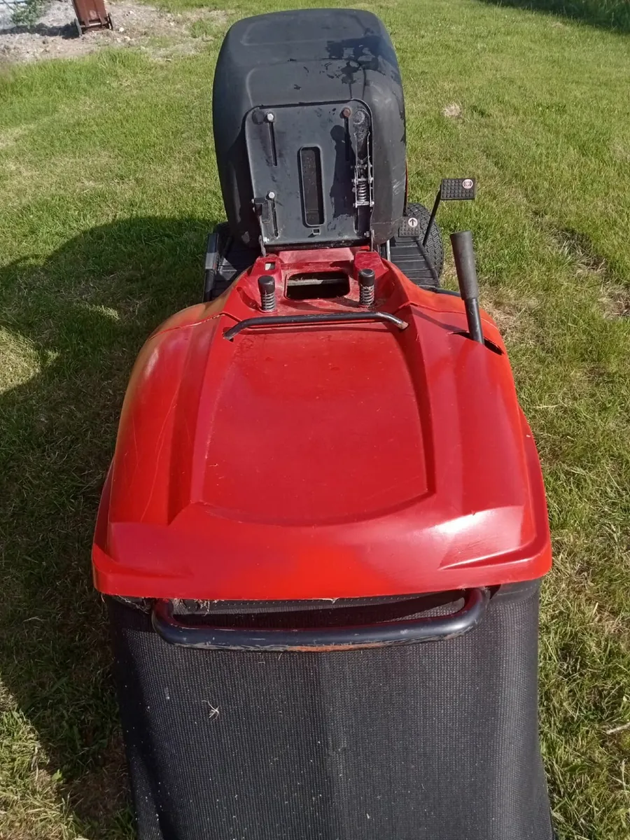 Ride On Lawnmower - Image 4