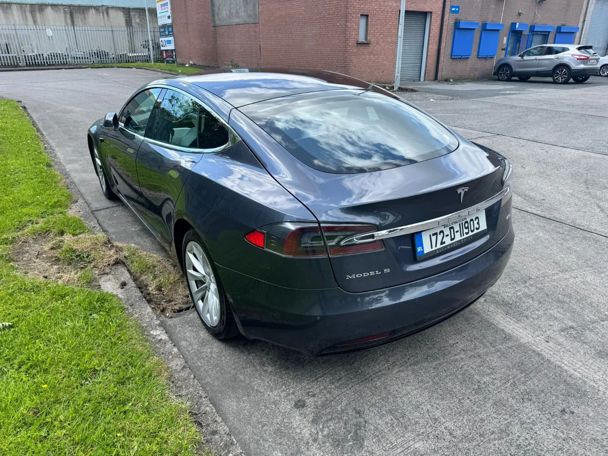 Tesla Model S 2017 - Image 3