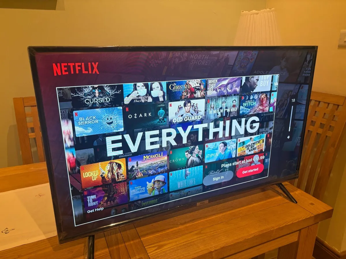 40 Inch Full HDR Smart TV - Image 2