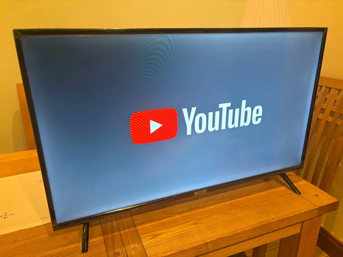 40 Inch Full HDR Smart TV - Image 3