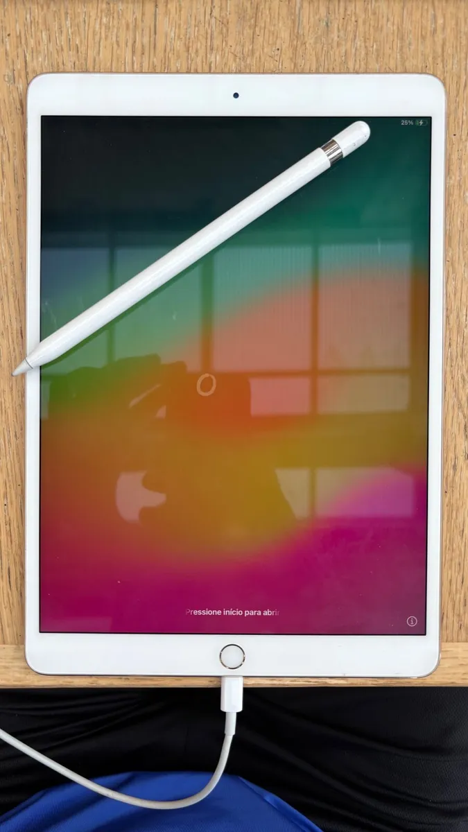 iPad Pro 10.5” 64g Rose Gold with Pencil - Image 1