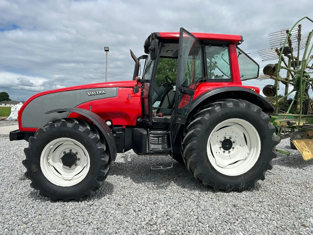 Valtra t130 - Image 2