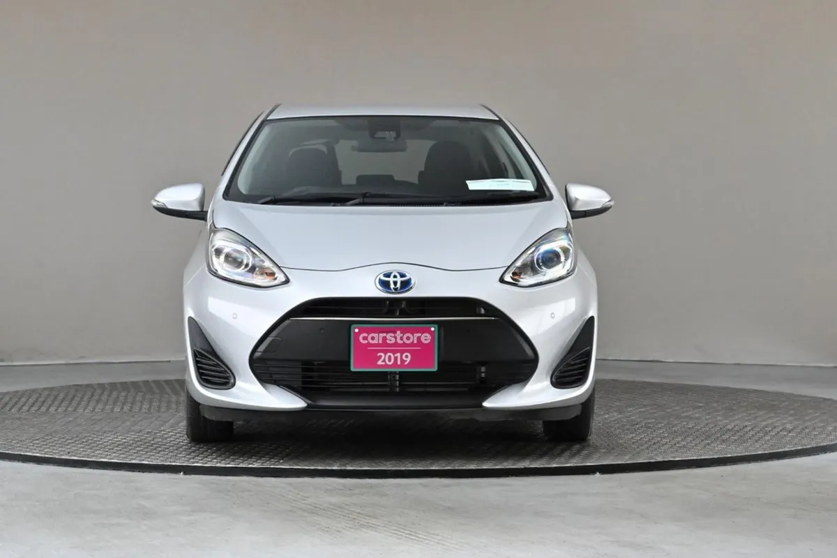Toyota Aqua 1.5 Vvt-i Hybrid  android Car Player - Image 2