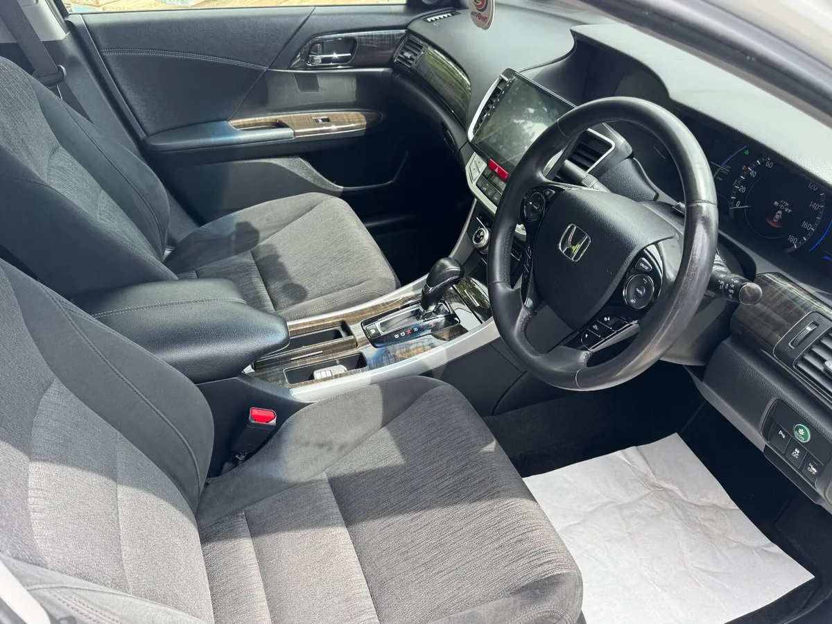 2015 Honda Accord 2.0 Hybrid - Image 2