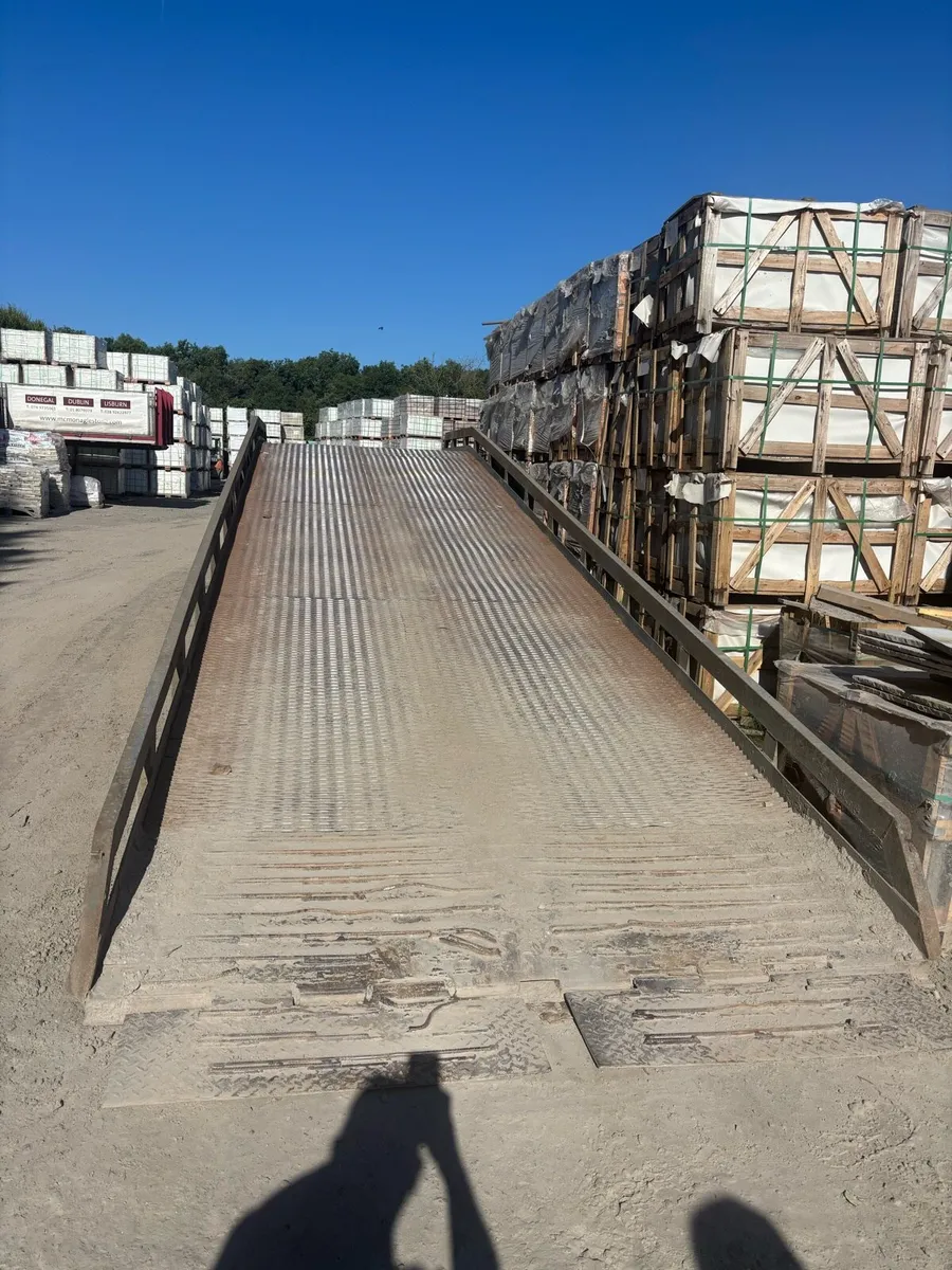 Forklift loading Ramp - Dock leveler - Image 3