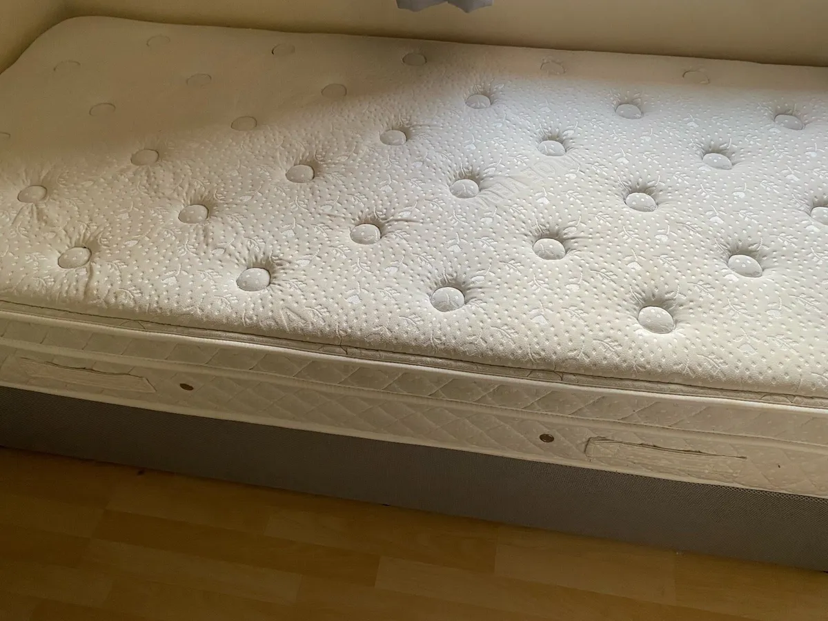 Single Bed & mattress - Image 3