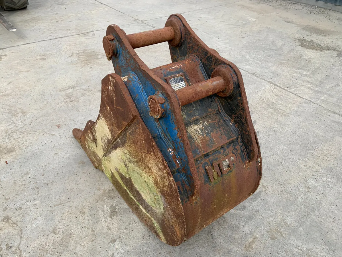 EXCAVATOR BUCKETS FOR AUCTION TOMORROW - NAAS - Image 3
