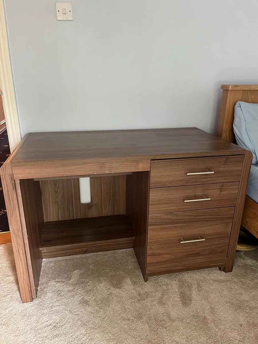 Desk - Image 2