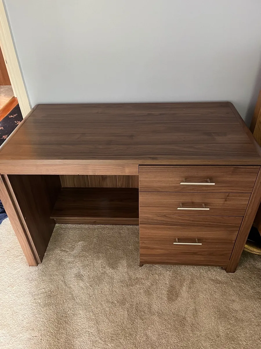 Desk - Image 3