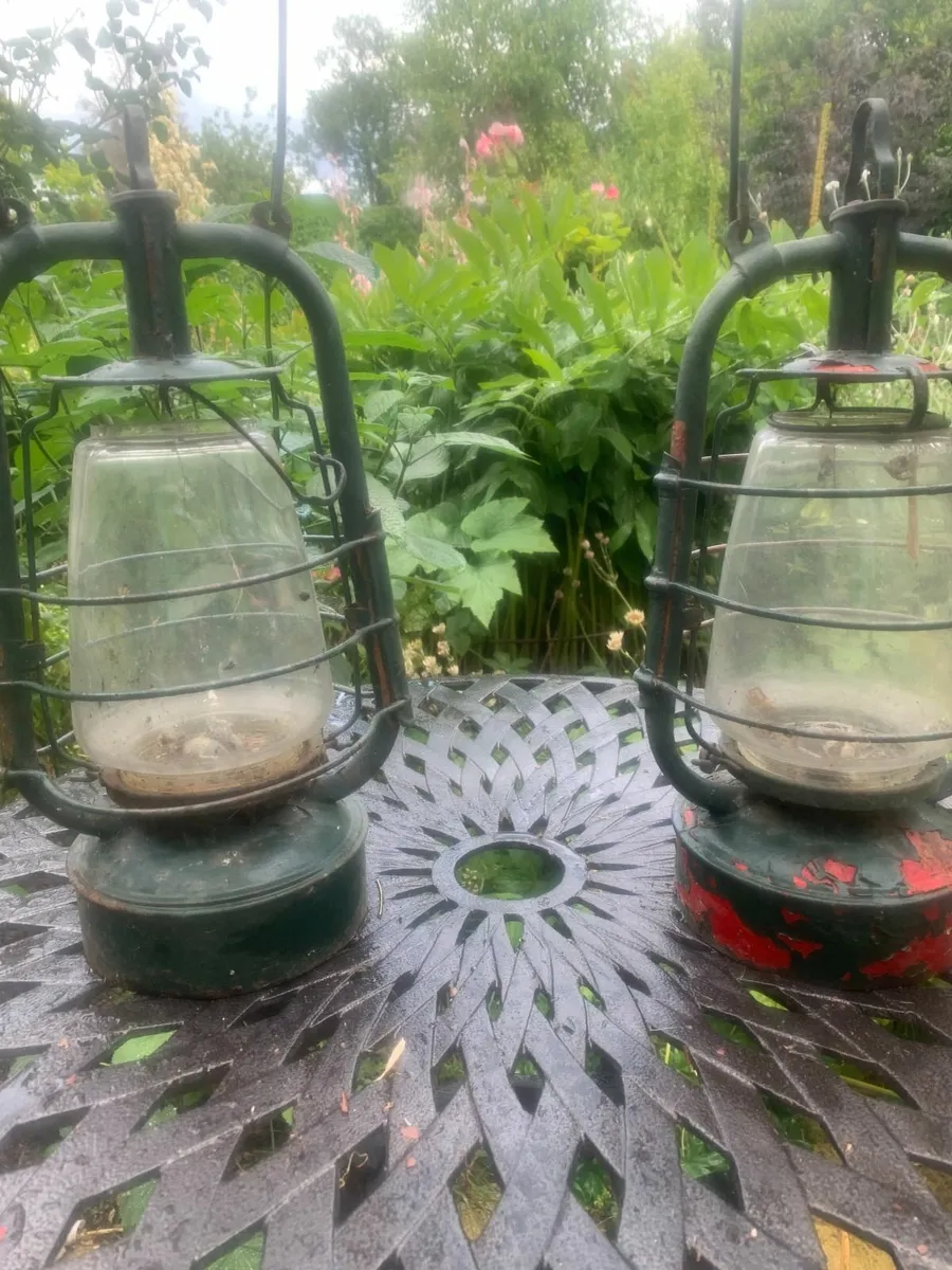 Hurricane  lamps (pair) - Image 1