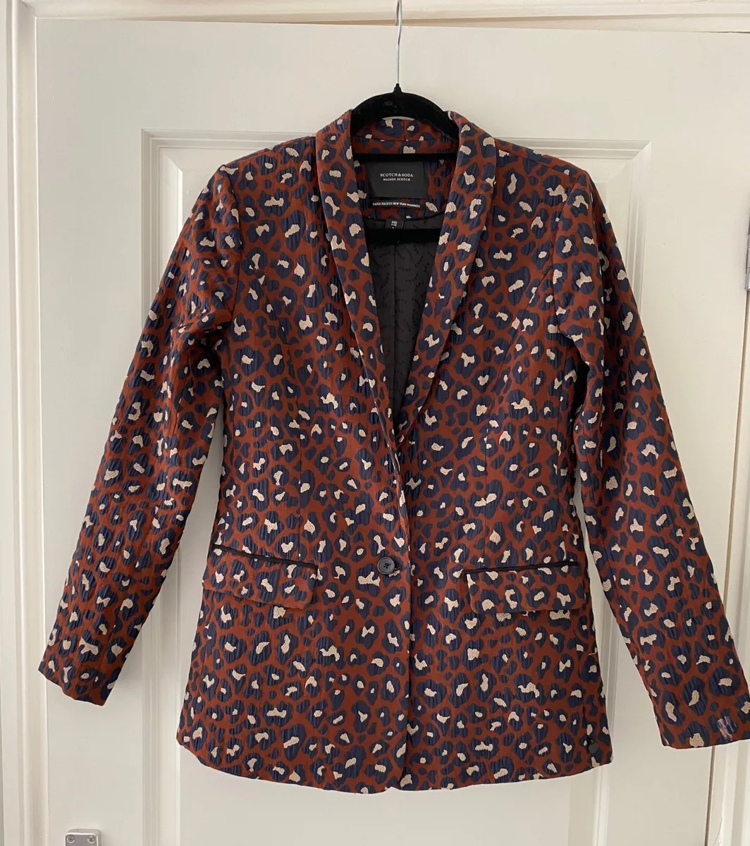 Woman’s jacket - Image 1