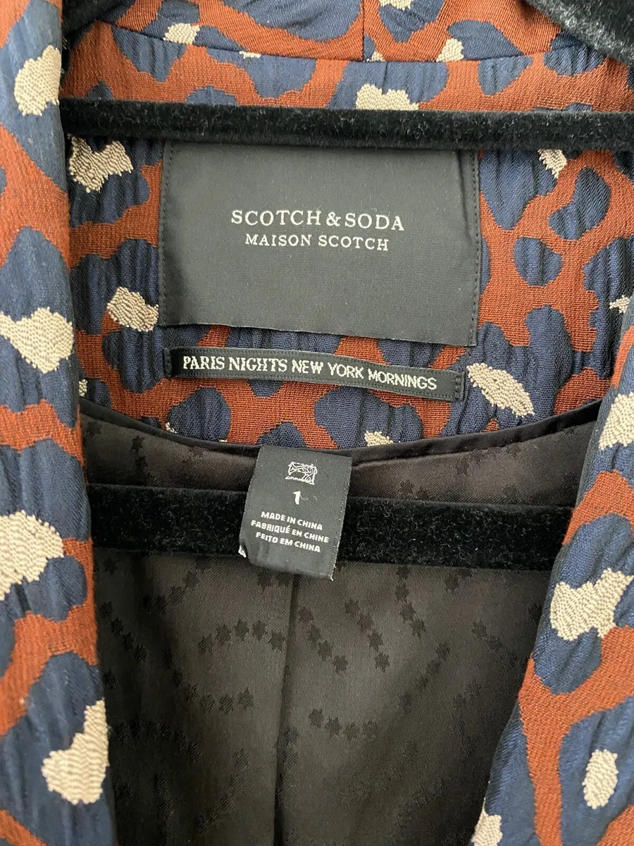 Woman’s jacket - Image 3
