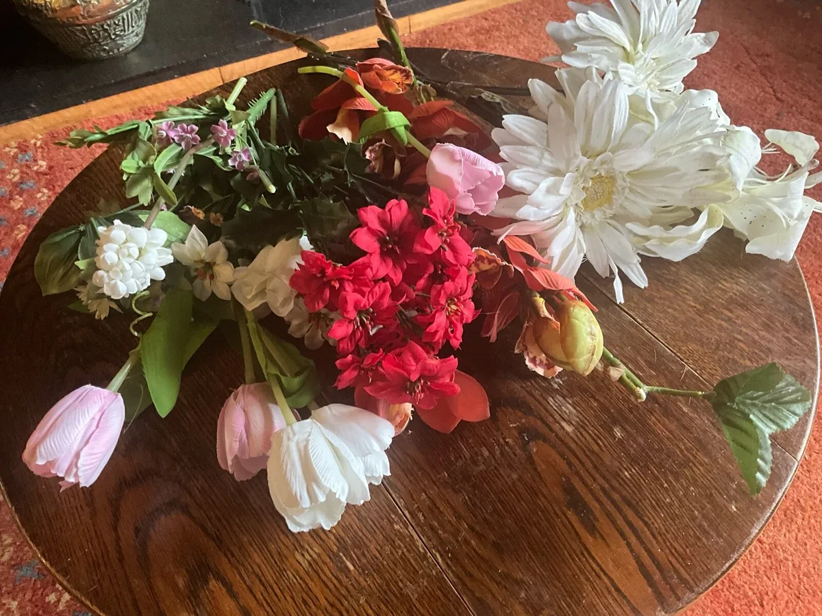 Artificial Flowers - Image 1