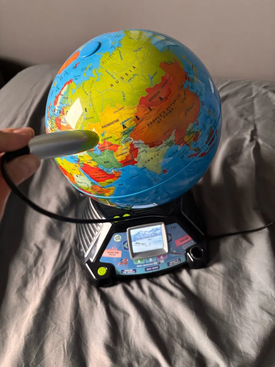 Leapfrog toy globe - Image 2