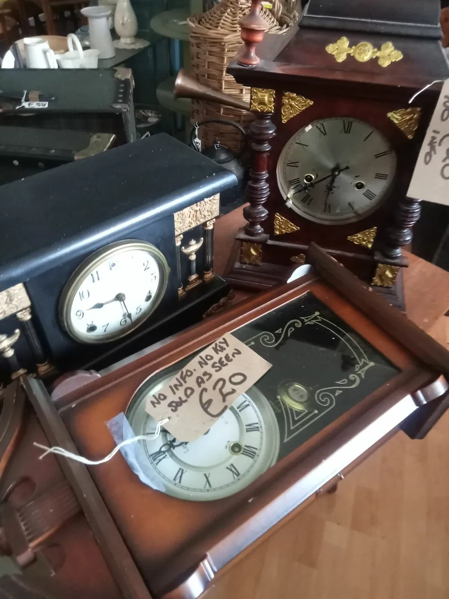 ANTIQUES,COLLECTABLES AND CLOCKS. - Image 1