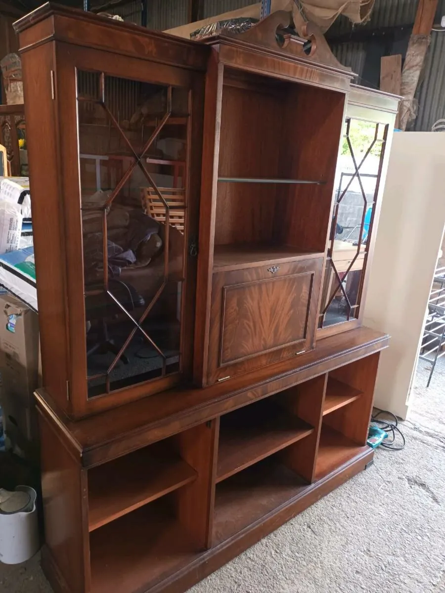 Dresser - Image 2