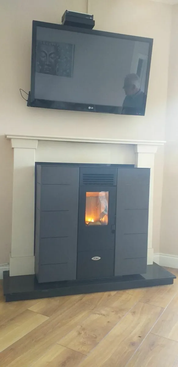 NEW Compact slim white pellet stove - Image 4