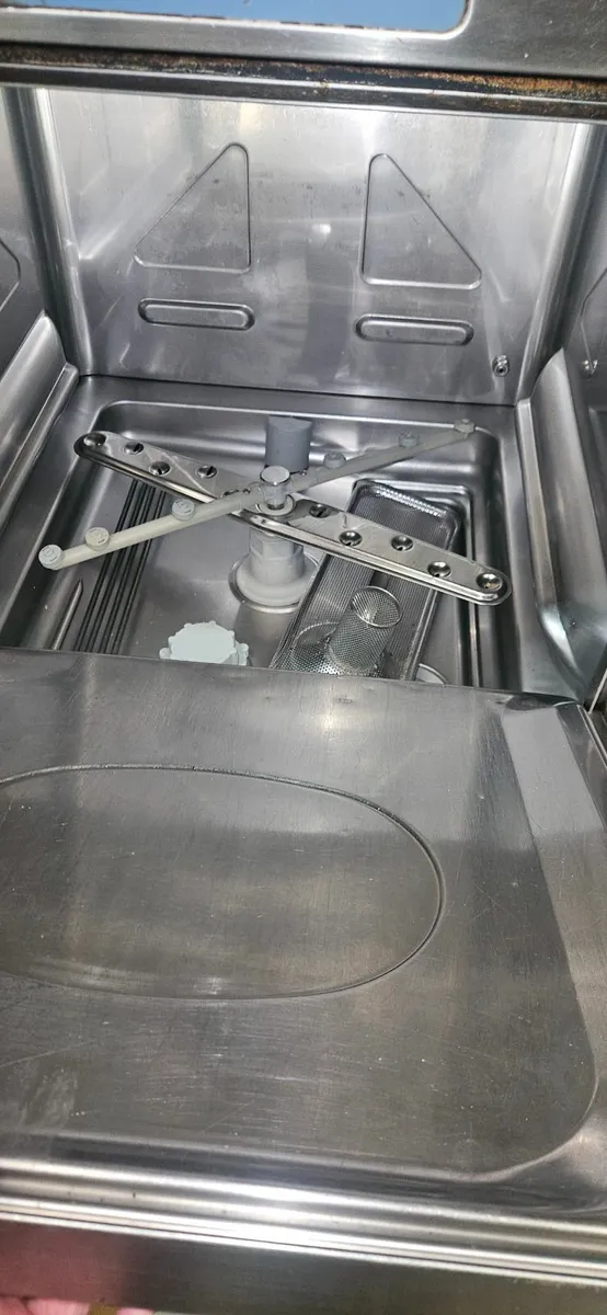Commercial dishwashers - Image 2