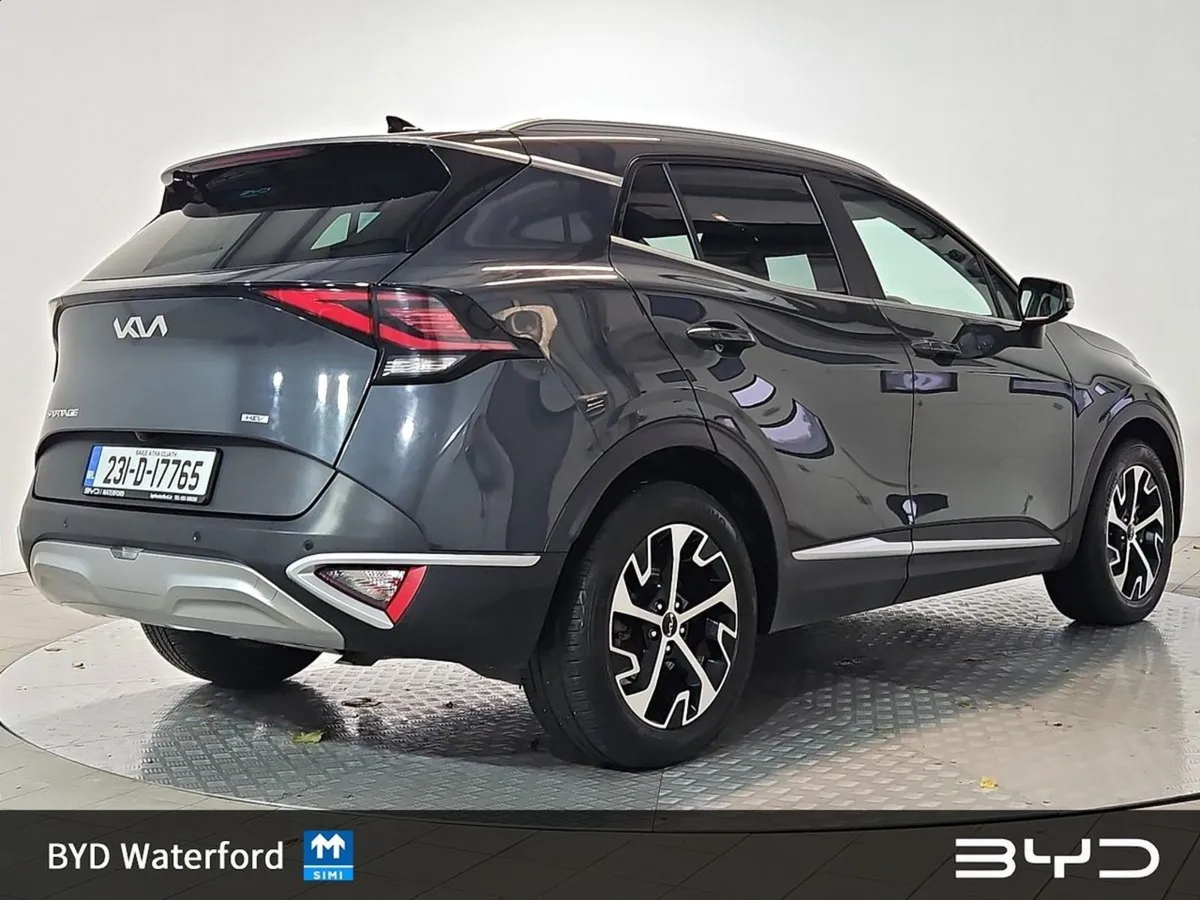 Kia Sportage  1.6 Petrol Hybrid  - Reverse Camera - Image 4