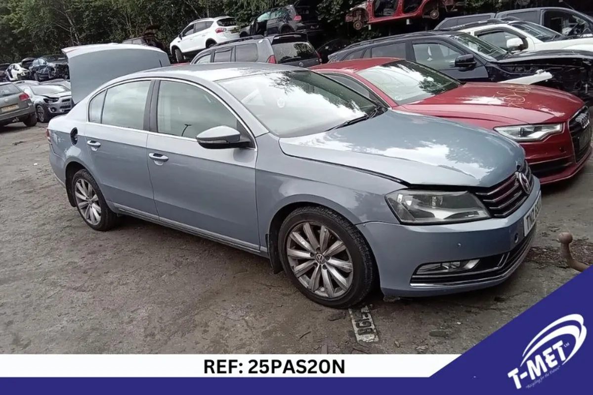 2013 VOLKSWAGEN PASSAT BREAKING FOR PARTS - Image 1