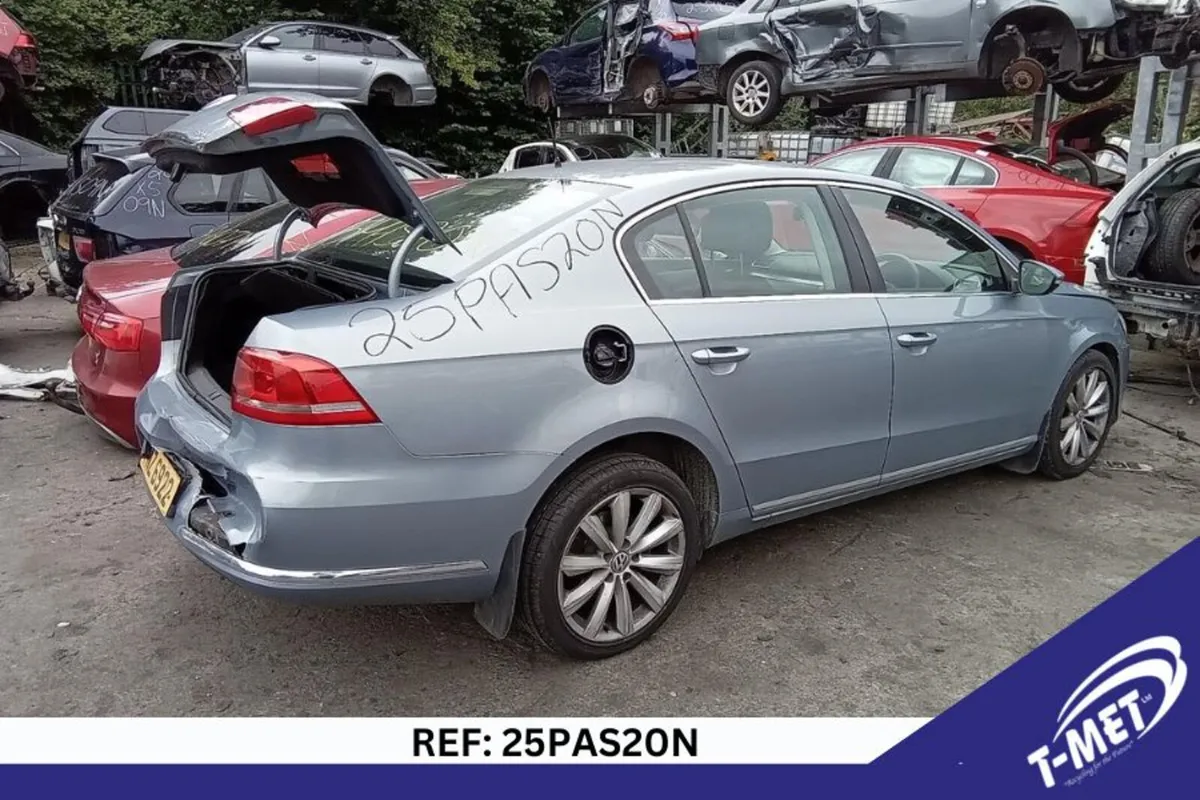 2013 VOLKSWAGEN PASSAT BREAKING FOR PARTS - Image 2