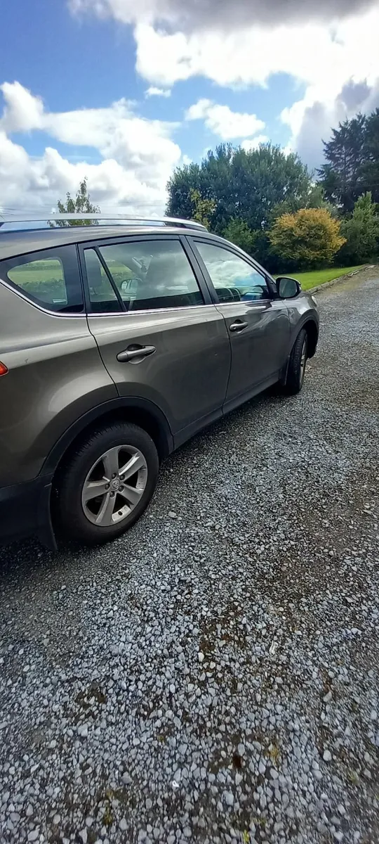 Toyota RAV4 2013 - Image 2