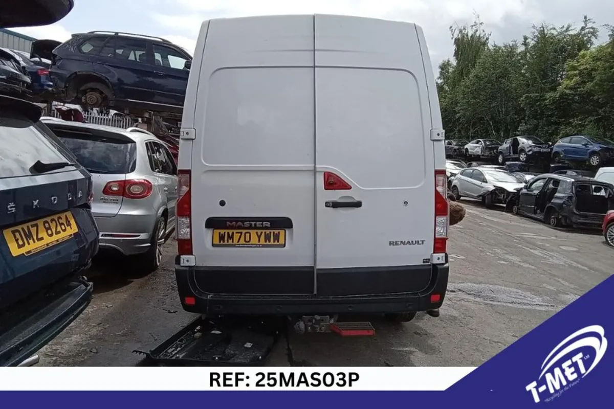 2021 RENAULT MASTER BREAKING FOR PARTS - Image 2
