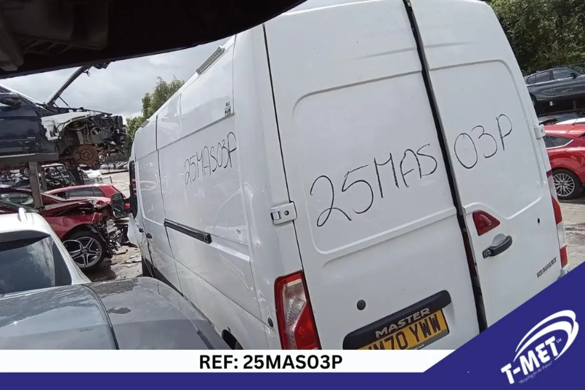 2021 RENAULT MASTER BREAKING FOR PARTS - Image 3