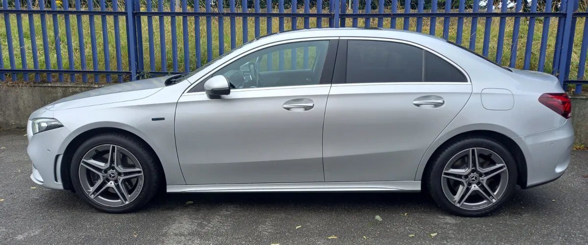 2021 MERCEDES A250E AMG PREMIUM PLUS *PAN ROOF* - Image 2