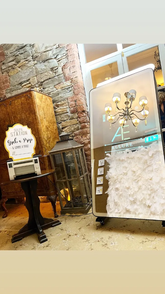 Selfie Mirror Photobooth - Image 1