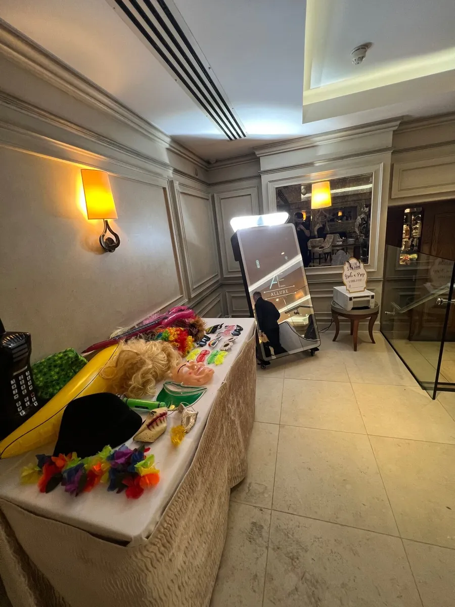 Selfie Mirror Photobooth - Image 3