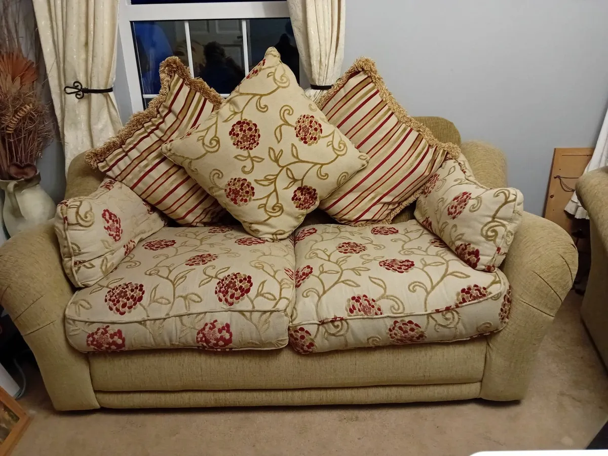 Suite of furniture - Image 2