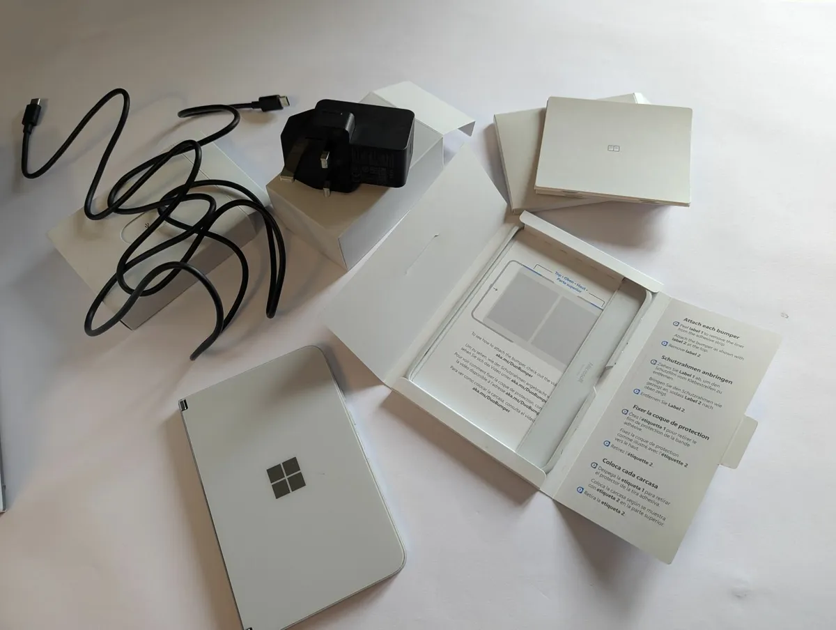 Microsoft Surface Duo Phone - Image 4