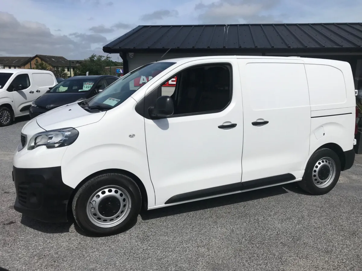 2018 Peugeot Expert 3 Seater Van - Image 1