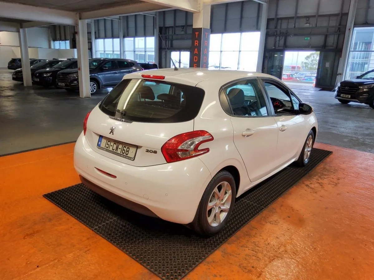 Peugeot 208 1.4 HDI 70 bhp Allure - Image 3