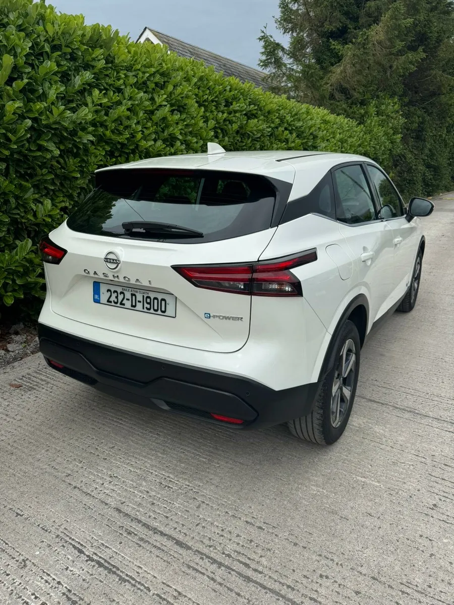 Nissan qashqai epower SV MY2.5 4 DR AUTO. - Image 3