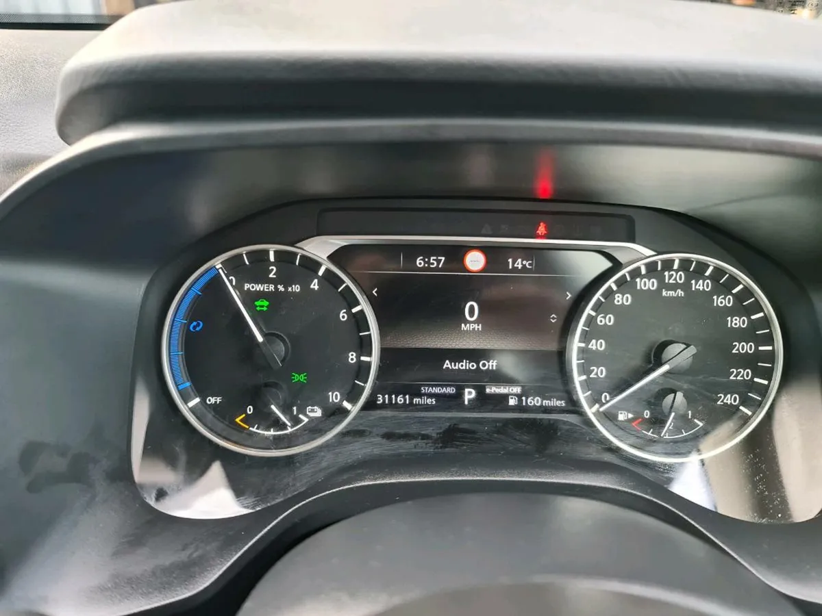 Nissan qashqai epower SV MY2.5 4 DR AUTO. - Image 4