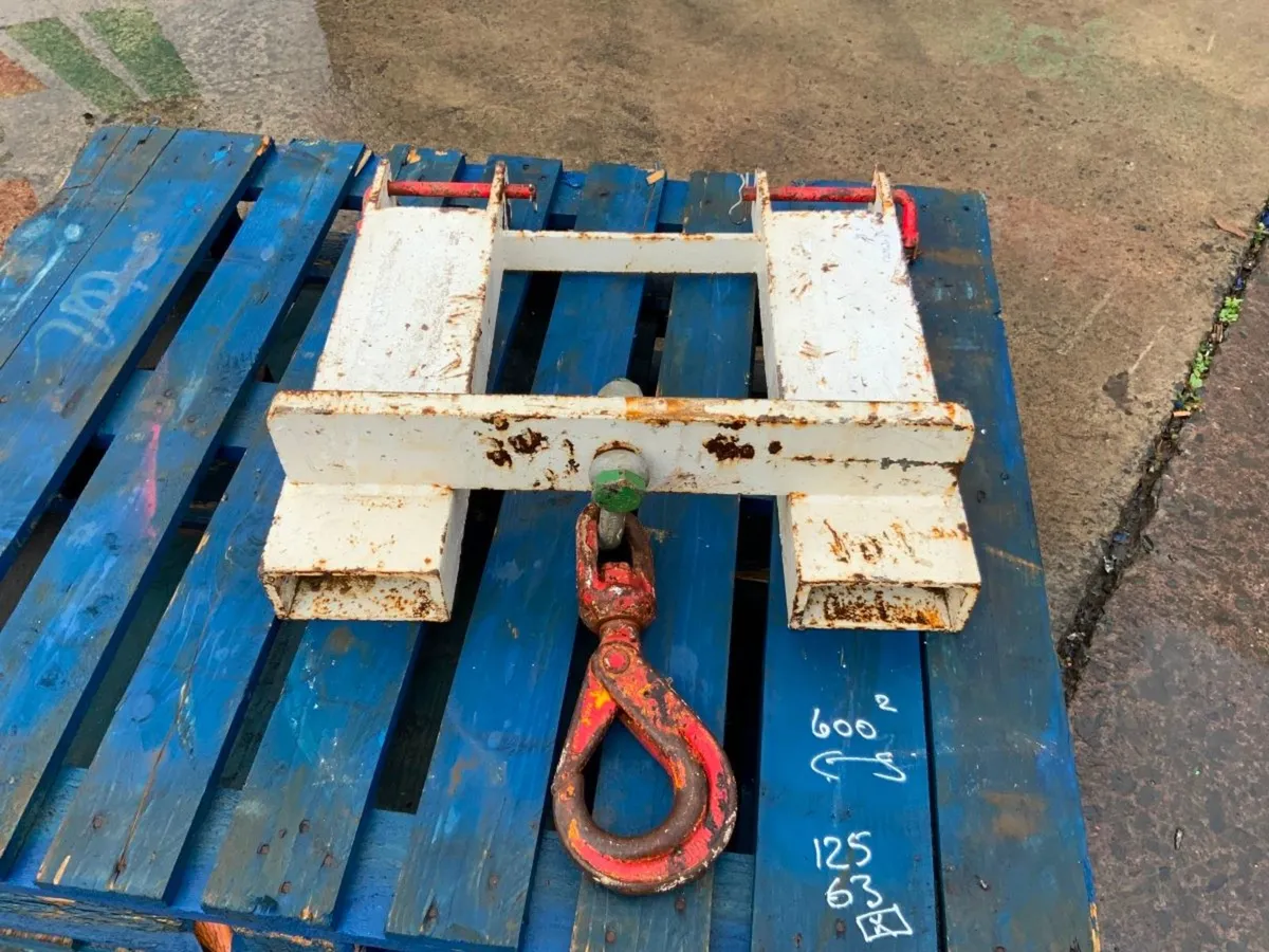 FORK LIFT / CRANE LIFTING ATTACHMENT......3785. - Image 4