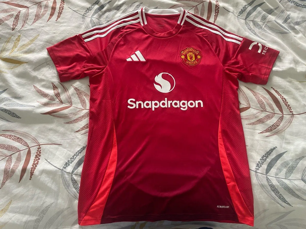 Manchester United jersey - Image 1