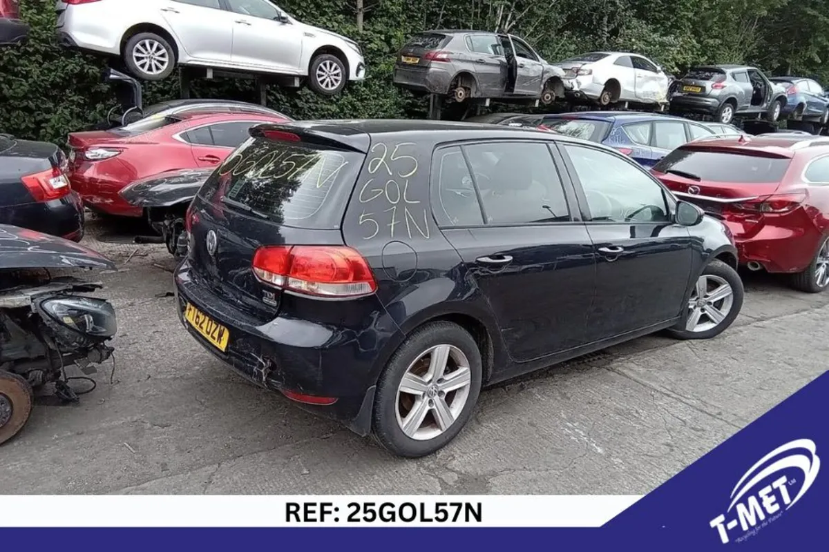 2012 VOLKSWAGEN GOLF BREAKING FOR PARTS - Image 4