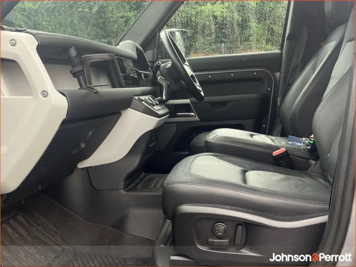Land Rover Defender Defender 110 3.0 D X D Hard T - Image 4