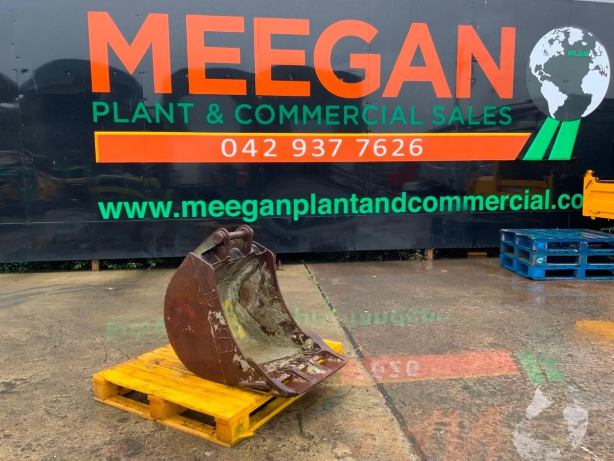 36" DIGGING BUCKET...........45mm PINS.......KOM. - Image 1