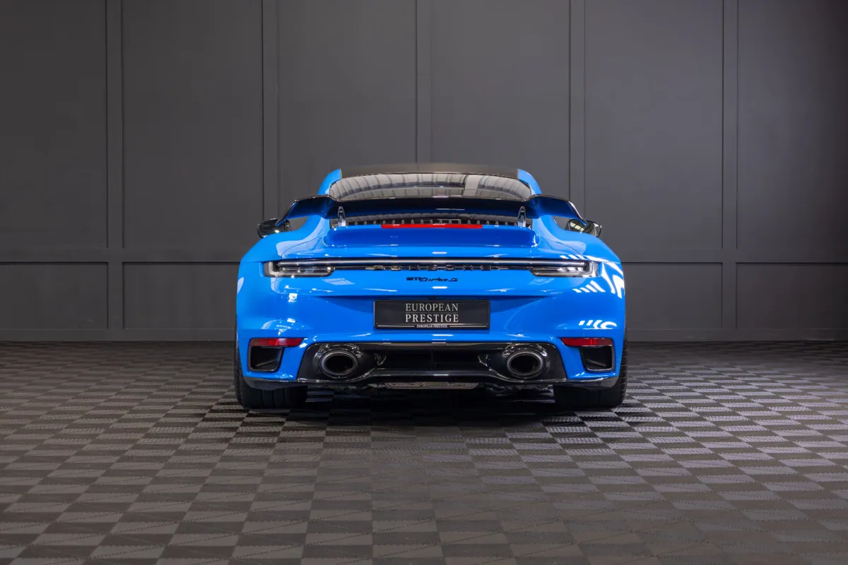 222 Porsche 911 Turbo S - Image 4