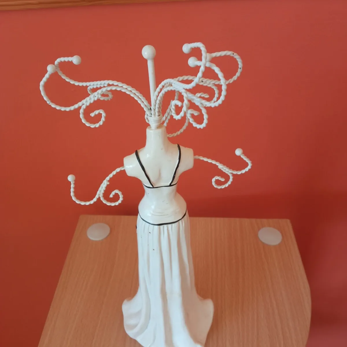 Jewellery Figurine Stand - Image 3
