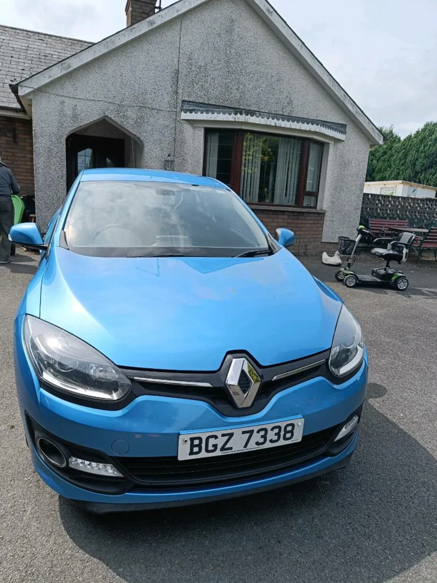 Blue Renault megane dynamic - Image 3