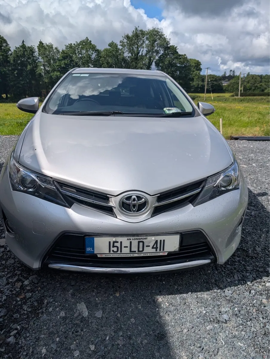 2015 (151) Toyota Auris Aura D-4D 1.4 D - Image 1