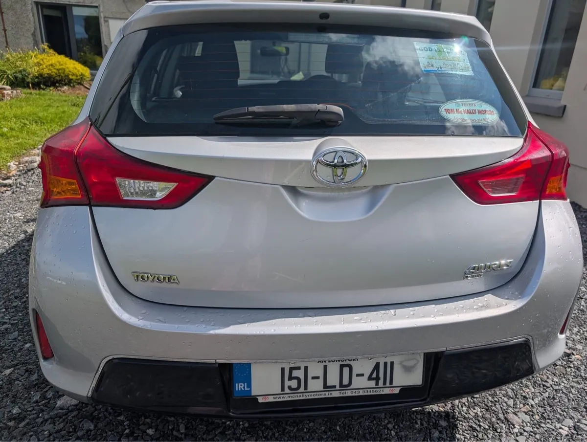 2015 (151) Toyota Auris Aura D-4D 1.4 D - Image 2