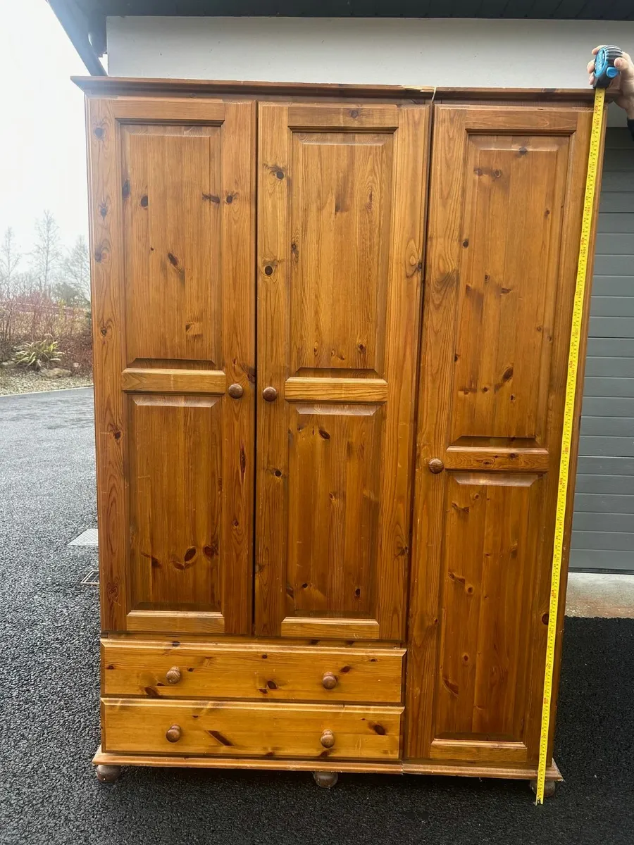 wardrobe - Image 2