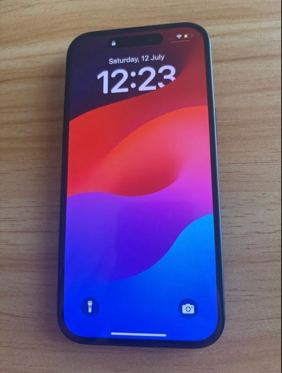 iPhone 15 - Image 2